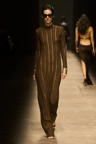 Look 18
